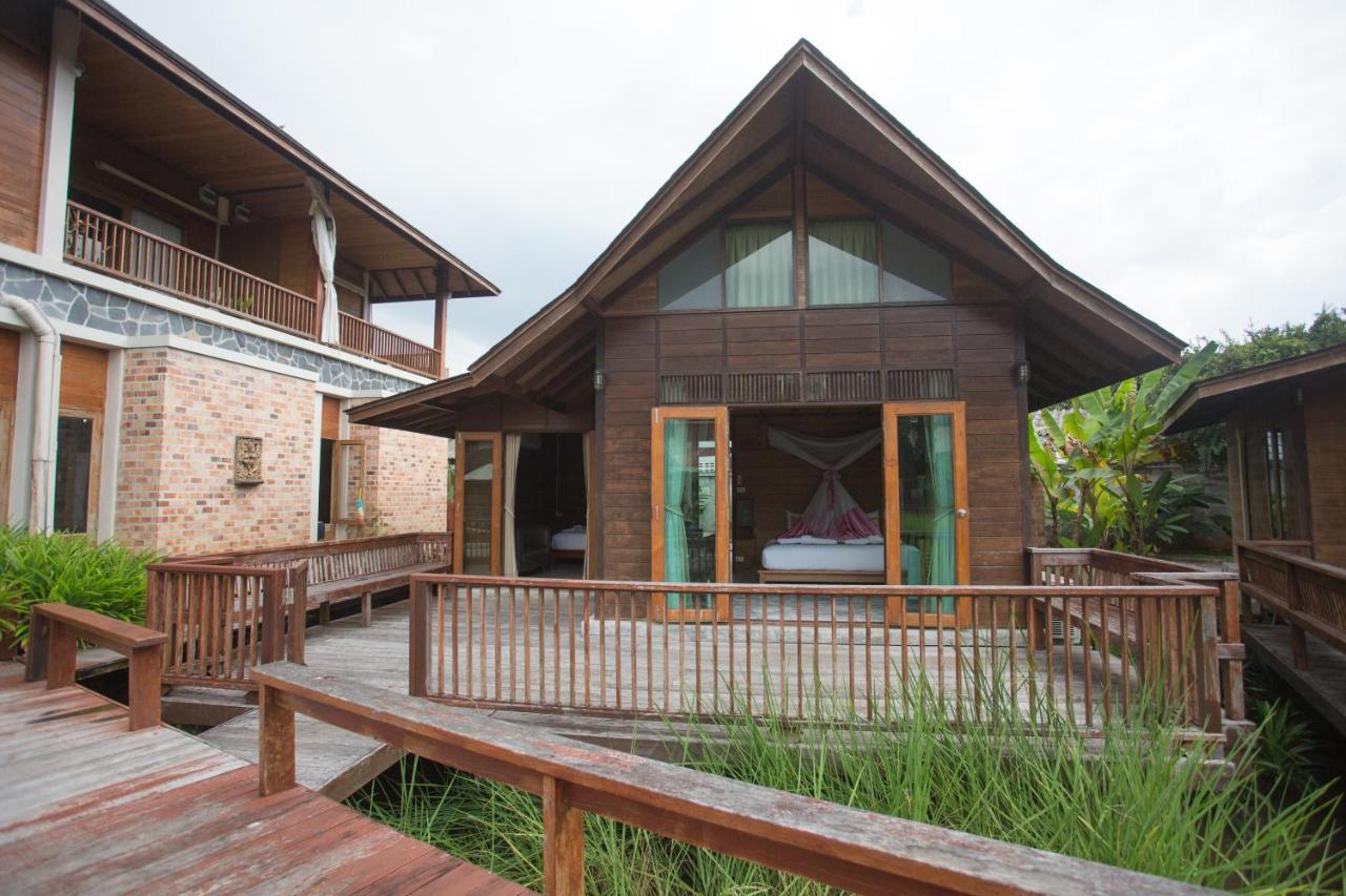 100 Islands Resort & Spa Surat Thani Exterior photo